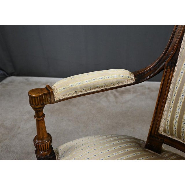 Louis XVI Cabriolet Chair in Beechwood, 1700s For Sale - Image 14 of 18
