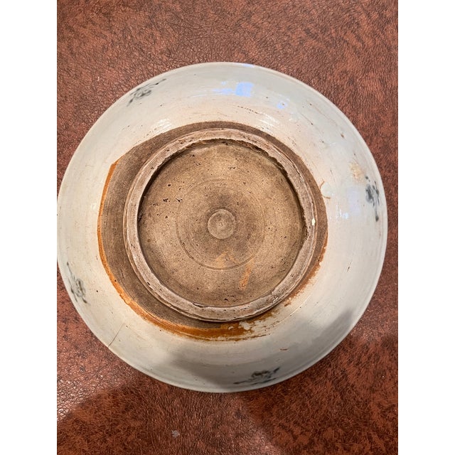Blue Vintage Ming Blue White Swatow Zhangzhou Chargers 11" 10.5" 9.5" Kiln Crackle - Set of 3 For Sale - Image 8 of 11