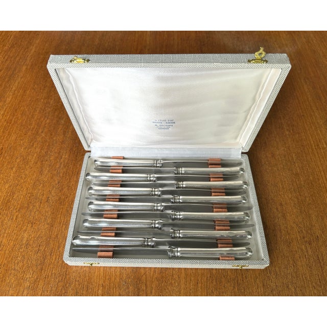Set of 12 small silver-plated dessert knives for cheese or other desserts, by silversmith Ravinet D’enfert, classic...