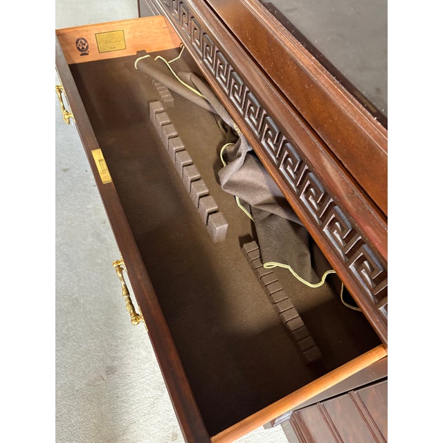 Chippendale Mahogany Breakfront by Stickley, 20th Century For Sale In Savannah - Image 6 of 15