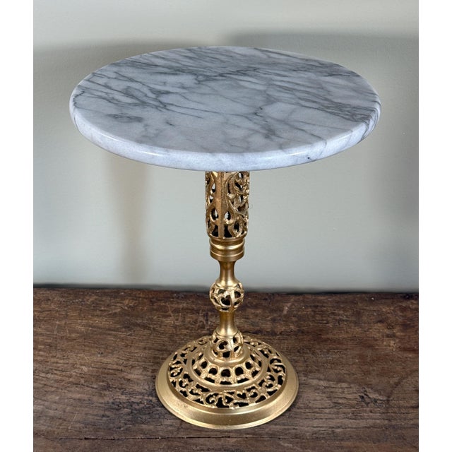 Vintage French Neoclassical Marble Top Brass Pedestal Side Table With Pierced Base For Sale - Image 4 of 6