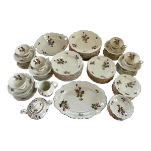 Late 20th Century Vintage Rosenthal Germany Pompadour Moss Rose 74-Piece Dinnerware Set - Service for 10