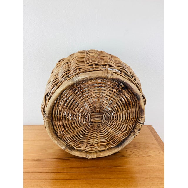 Tan Vintage Rustic Woven Wicker / Reed Basket Planter Organizer For Sale - Image 8 of 8