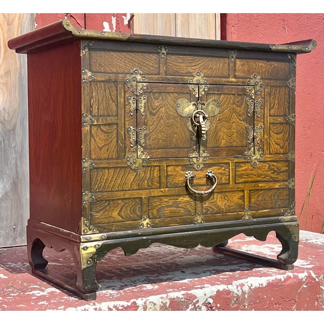 Asian 19th Century Small Elm Korean Tansu Chest For Sale - Image 3 of 12