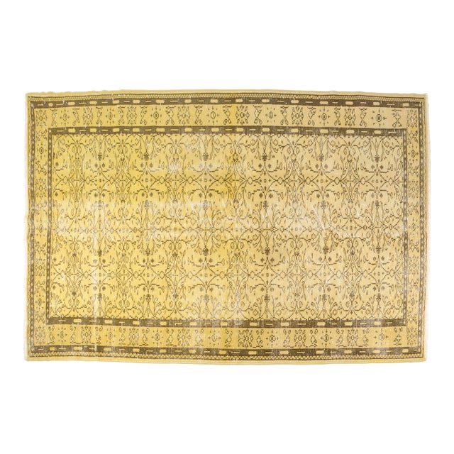 Mid 20th Century Oushak Faded Yellow Rug For Sale
