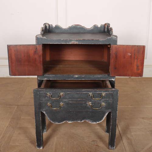 Wood 18th Century English Bedside Cabinet For Sale - Image 7 of 11