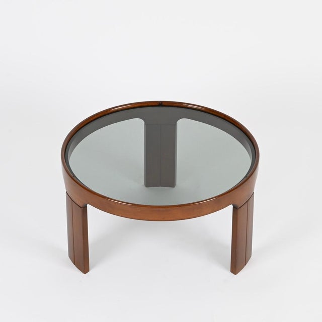 Italian Round Coffee Table in Walnut with Smoked Glass Top from Molteni, 1960s For Sale - Image 10 of 14