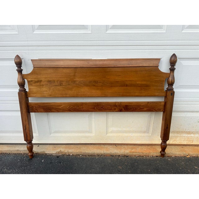 Wood Vintage Colonial Revival Poster Bed in the Style of Ethan Allen – Queen/Full For Sale - Image 7 of 12