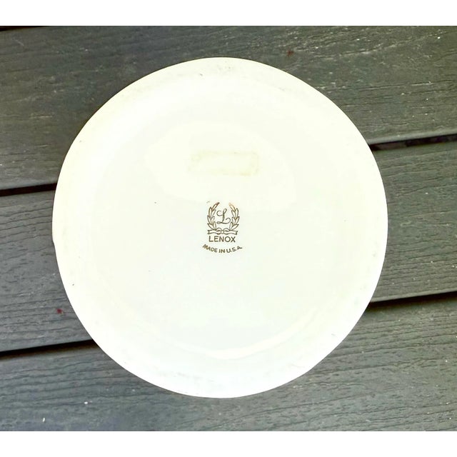 1970s 1970 Lenox Usa Ivory Porcelain 12" Fjord Flower Drum Vase With Gold Trim For Sale - Image 5 of 10