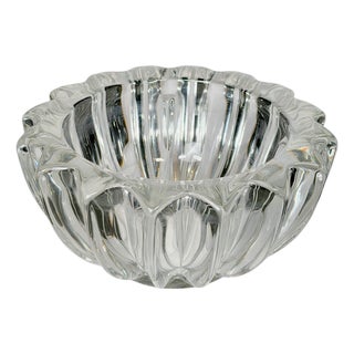 1940s French Art Deco Pierre D’Avesn Molded Glass Star Bowl For Sale
