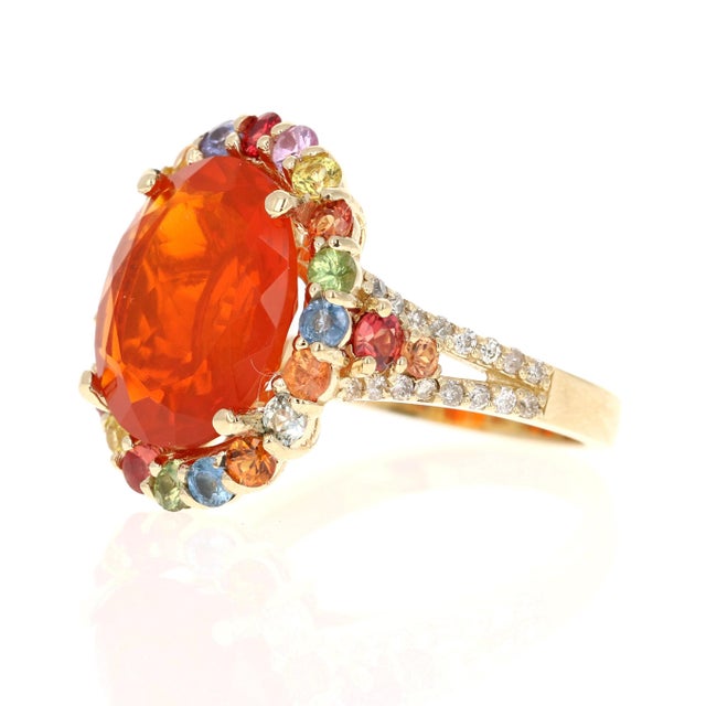 Contemporary 6.29 Carat Fire Opal Sapphire Diamond 14 Karat Yellow Gold Cocktail Ring Size 7 For Sale - Image 3 of 4