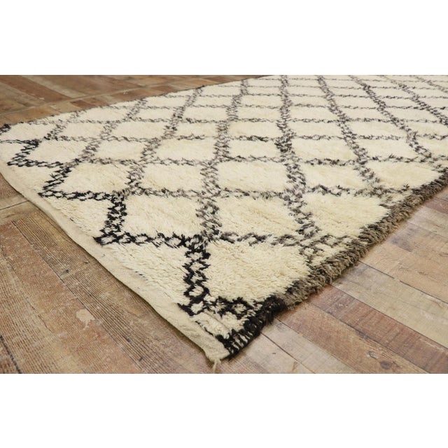 Vintage Berber Beni Ourain Moroccan Rug - 06'00 X 10'08 For Sale In Dallas - Image 6 of 9