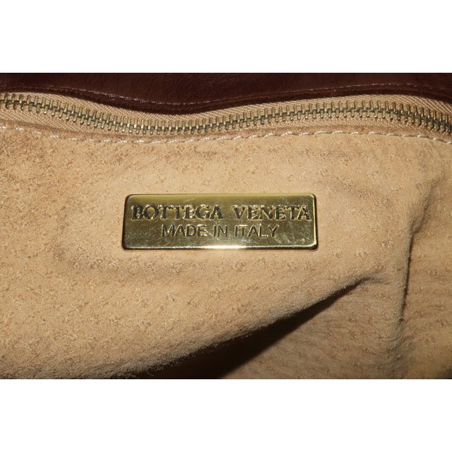 Bottega Veneta Chocolate Brown Intrecciato Leather Bucket Handbag For Sale - Image 9 of 14