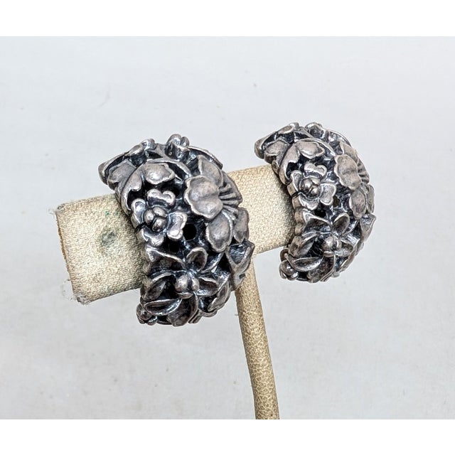 Mid-Century Modern Vintage 1970s Signed Napier Silvertone Floral Half Hoop Clip Earrings-2 Pieces For Sale - Image 3 of 7
