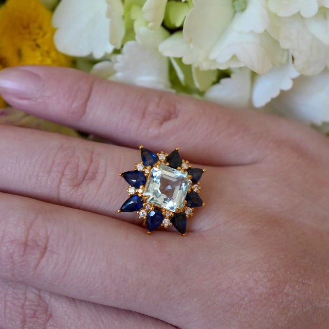 Contemporary Nina Zhou Margeret Aquamarine Sapphire Diamond Cocktail Ring in 14k Yellow Gold, size 4.5 For Sale - Image 3 of 9