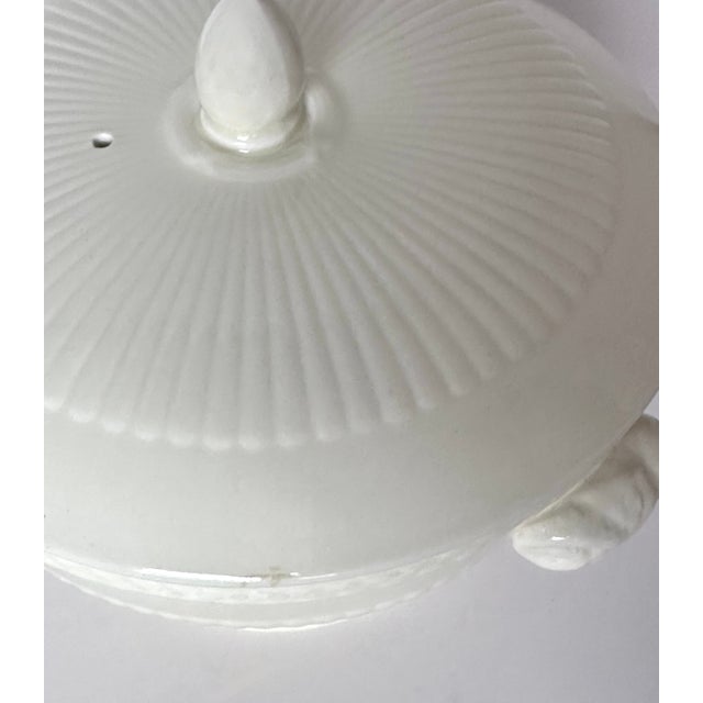 Mid 20th Century Wedgwood Creamware Tureen For Sale - Image 5 of 5
