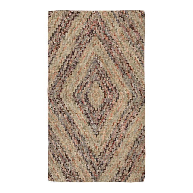 Sublime Brown Color With Great Symmetrical Desing Antique American Hooked Rug For Sale