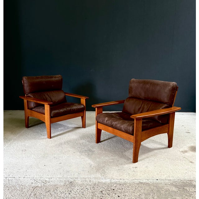 Vintage Midcentury Modern Design Leather & Teak Lounge Chair set of 2 - Set 1. Made in Germany, 1960's period. Teak wooden...