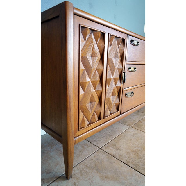 1960s Broyhill Premiere Brasilia “Diamond Head” Buffet / Credenza For Sale In Reno/Lake Tahoe - Image 6 of 14
