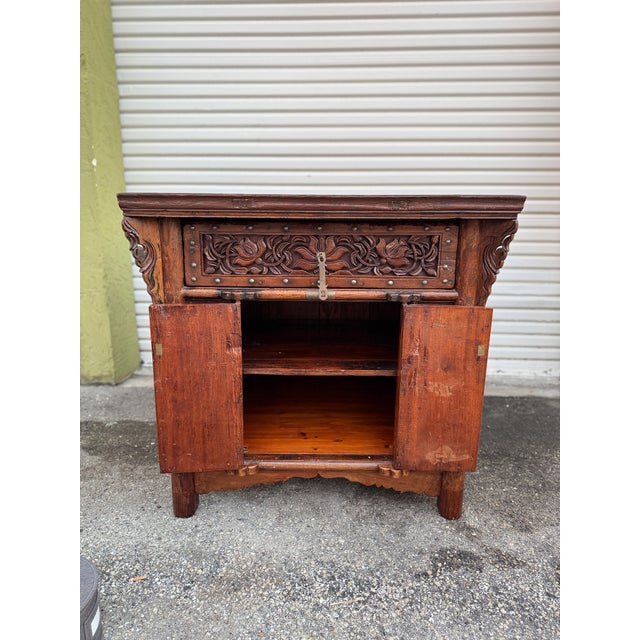 Antique Chinese Shanxi Province Winged Cabinet Table For Sale In Tampa - Image 6 of 15