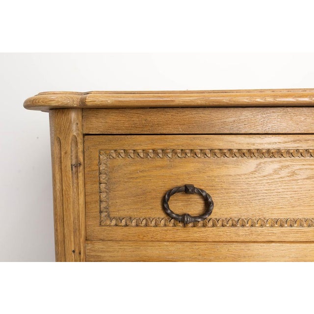 Wood French Louis XV Style Oak Commode with Drawers, 1940 For Sale - Image 7 of 12