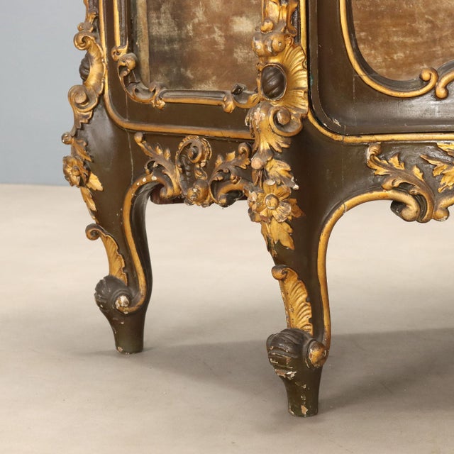 Italian Baroque Showcase in Carved Wood For Sale - Image 10 of 13
