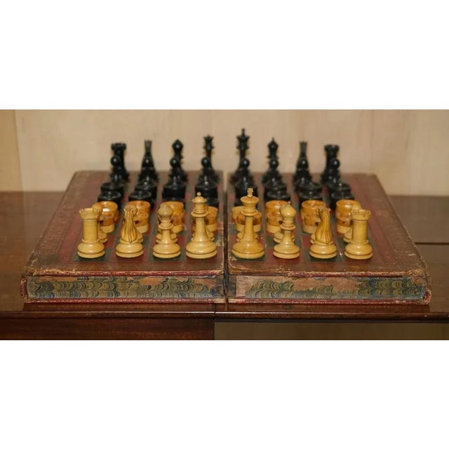 Animal Skin Victorian Faux Book Chessboard Staunton Pieces & Hardwood Clock from Jaques London, 1880s, Set of 33 For Sale - Image 7 of 18