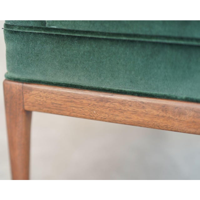 t.h. Robsjohn-Gibbings Style Lounge Chairs in Emerald Velvet, C. 1950s For Sale In New York - Image 6 of 7