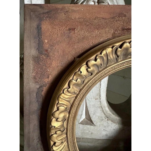 French Provincial Antique French Giltwood Oval Picture Frames, Pair With Acanthus Leaf Carving For Sale - Image 3 of 7