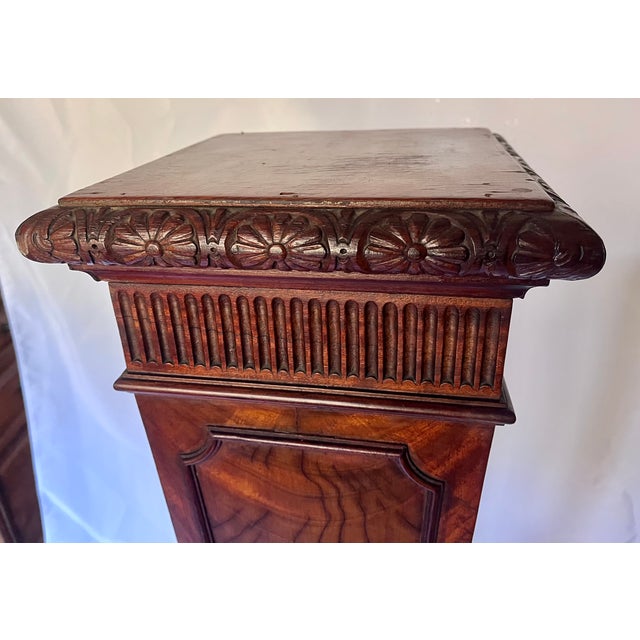 Antique Early 1800s Georgian Style Carved Mahogany Tapered Pedestal Stand For Sale - Image 12 of 18