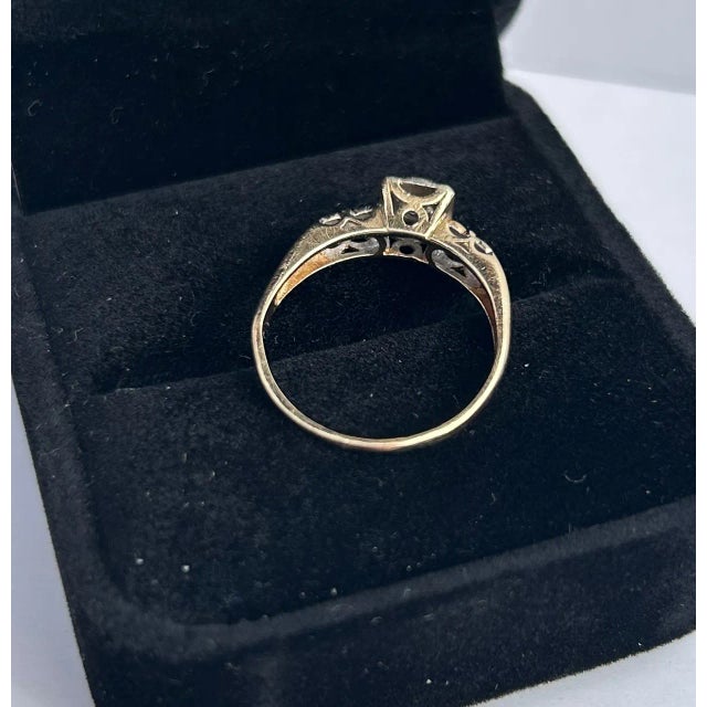 Transitional Edwardian Diamond & 14k Yellow Gold Ring Size 6.5 For Sale - Image 3 of 7