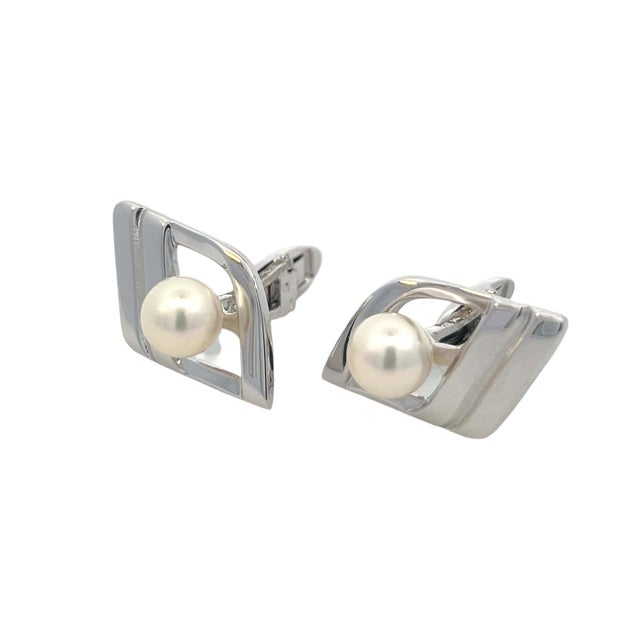 Japanese 1990s Pair of Mikimoto Estate Akoya Pearl Cufflinks Silver 7.50 mm For Sale - Image 3 of 8
