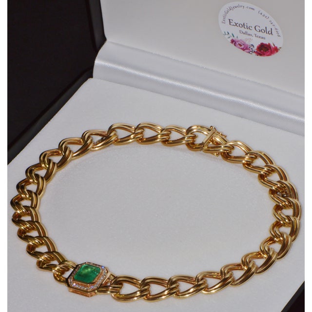 Early 21st Century Gia Certified Natural 6.91Cts Colombian Emerald & Diamond 14k Italian Gold Statement Necklace For Sale - Image 5 of 13