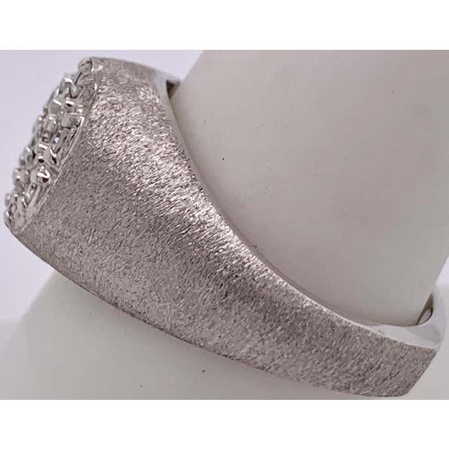 14 Karat White Gold Brushed Finish Diamond Cluster Fashion Ring 1.50 Tdw For Sale - Image 4 of 12