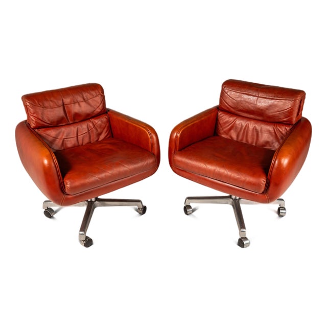 Rare Set of Two (2) Swivel Lounge Chairs in Leather by Frank Doerner for Doerner Faultless Limited Release for John Stuart, Usa, C. 1970s For Sale