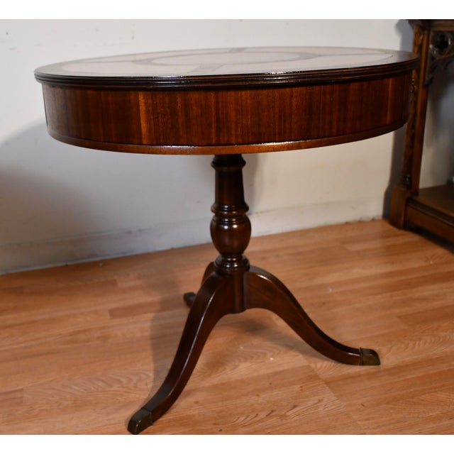 1930s English Regency Mahogany & Leather Top Pair of Side Tables / End Tables For Sale - Image 13 of 18