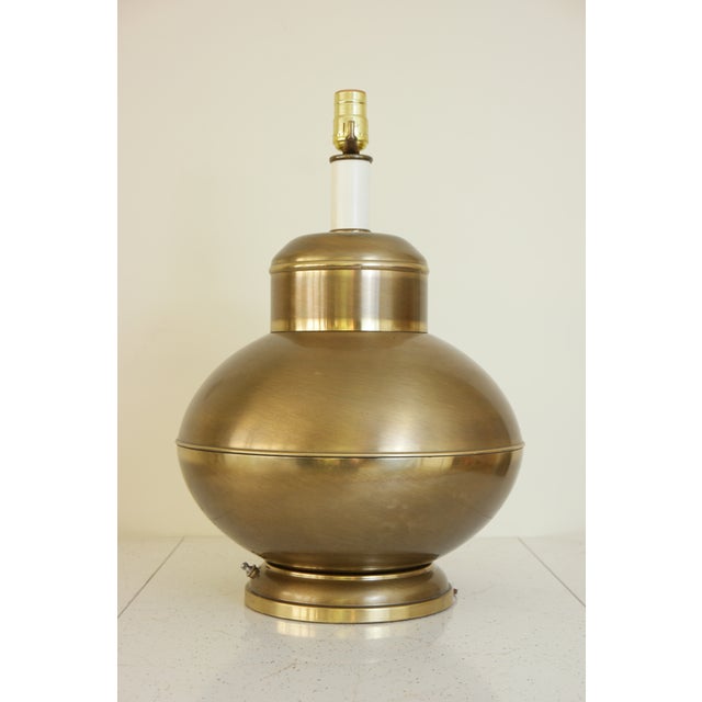 Mid-Century Modern 1950s Vintage Art Deco Brass Table Lamp For Sale - Image 3 of 9