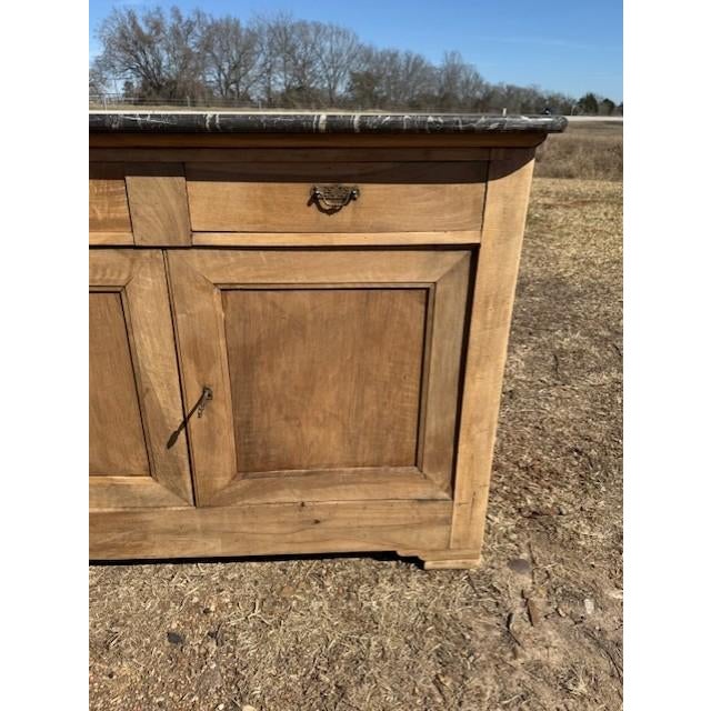 19th Century French Louis Philippe Walnut Bleached Marble Top Sideboard / Buffet. For Sale - Image 17 of 18