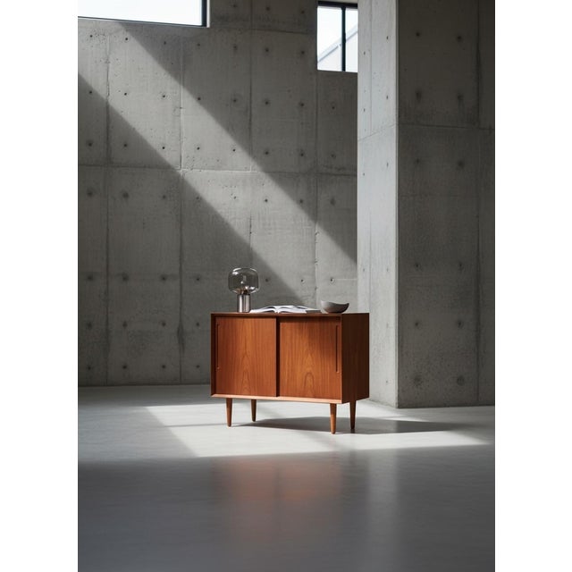 Low Teak Sideboard by Svend Aage Rasmussen for Alderlyst Møbelfabrik, Denmark, 1960s For Sale - Image 5 of 17