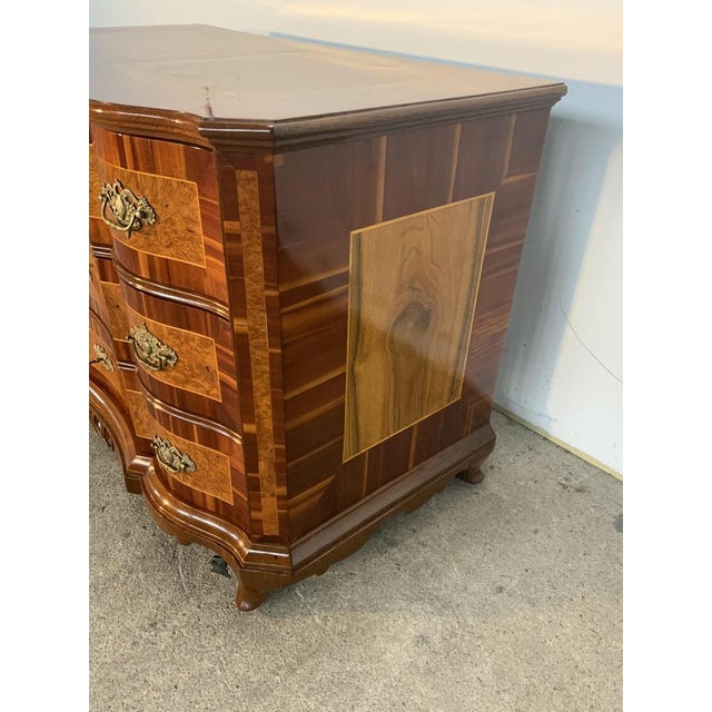 Baroque Chest of Drawers in Walnut, 1760 For Sale - Image 9 of 18