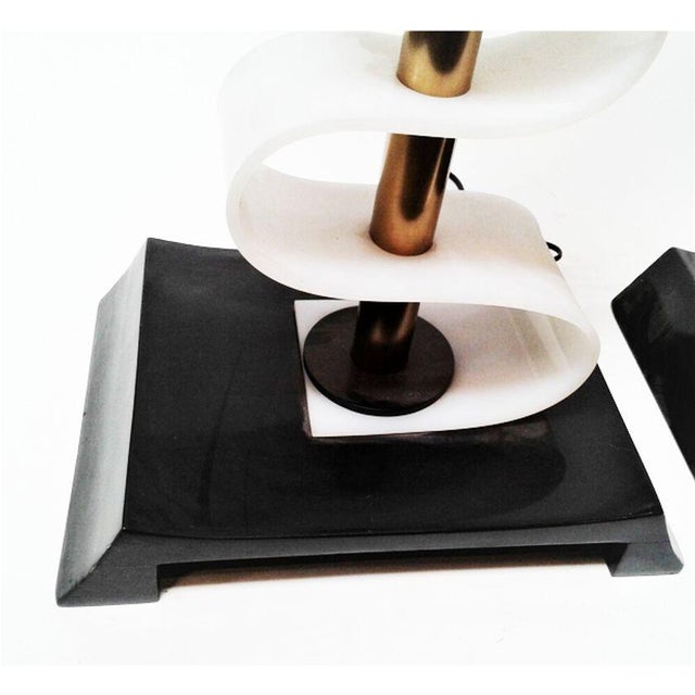 Mid Century Acrylic Sculptural Floor Lamp by Moss Lighting For Sale In Los Angeles - Image 6 of 7