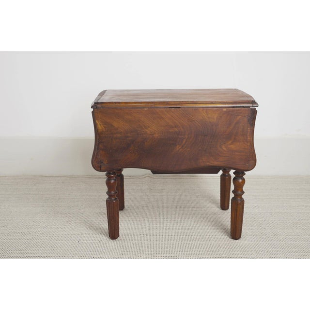 Antique French Extendable Pembroke Drop Leaf Table in Walnut Veneer, 1920s For Sale - Image 4 of 11