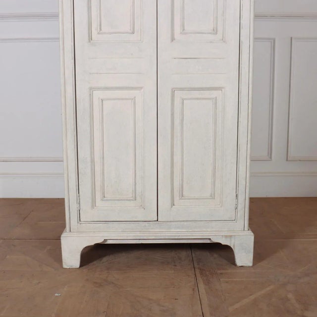 English Painted Linen Cupboard, 1890s For Sale - Image 3 of 8