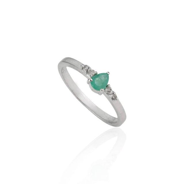 Petite Natural Emerald & Diamond Promise Ring in 925 Sterling Silver, Size 8 For Sale - Image 9 of 12