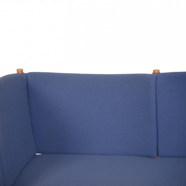 Spokeback Sofa in Blue Fabric by Børge Mogensen, 1994 For Sale - Image 4 of 17
