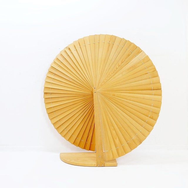 Vintage - Decoration - Home Decor Measures : 113x36cm - H:115cm Closed fan : 51x36cm - H:64cm Material : Pine wood This...