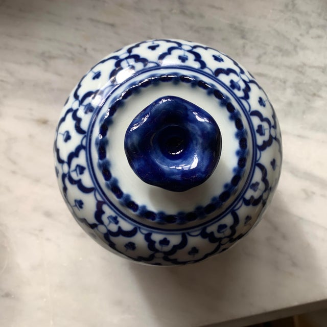 Vintage Blue & White Porcelain Lidded Jar For Sale In Palm Springs - Image 6 of 8