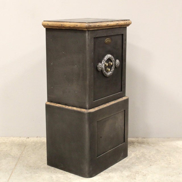 Safe in Iron and Wood For Sale - Image 4 of 15