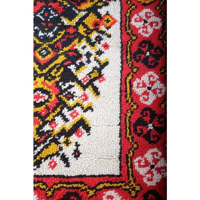 Condition new. Hand woven, 2,5 cm tall hair. Made in Czechoslovakia in 60s. Found along with 9 other runners packed in...