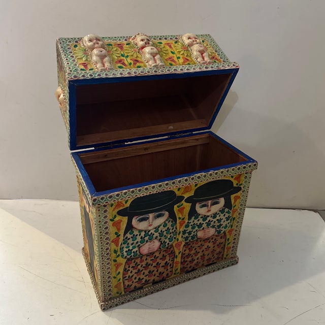 Yellow 1980s Folk Art Figurative Storage Box For Sale - Image 8 of 12